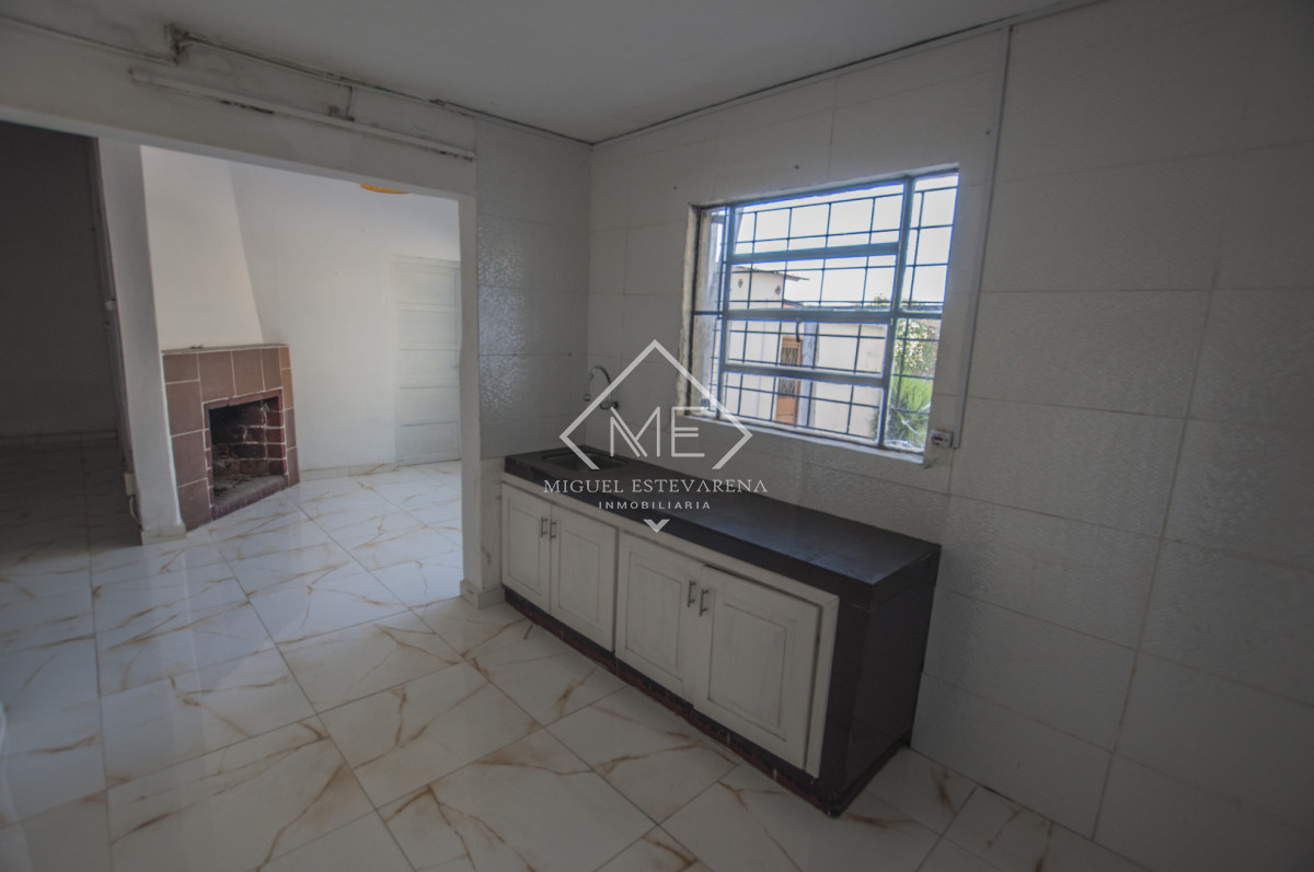 Casa ID.874 - Casa en Venta con Dormitorio en Suite y 400 m² de Terreno - Excelente Ubicación en Minas