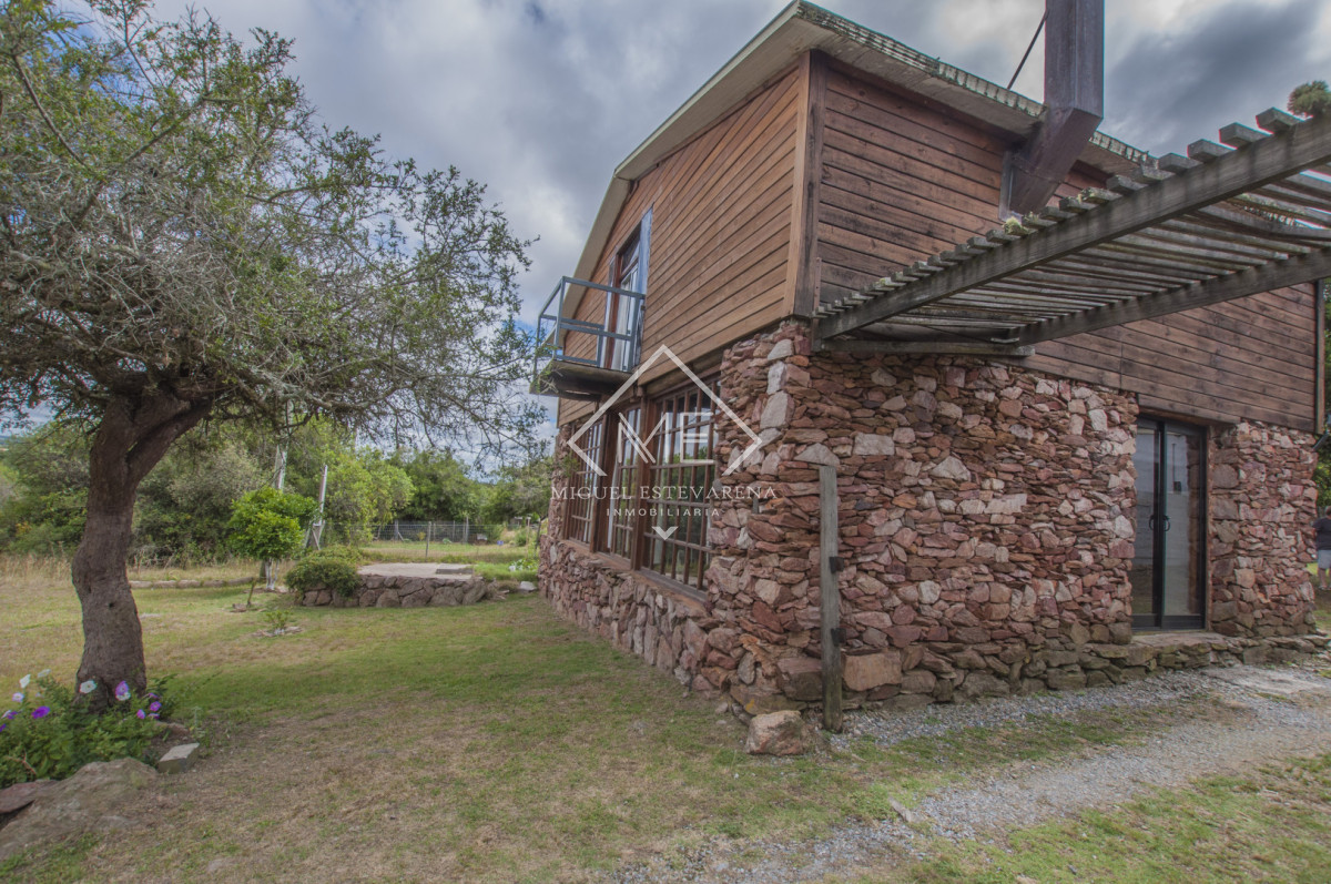 Casa ID.863 - Venta Casa en Piedra y Madera - Balcón Panorámico, Ideal Renta en Villa Serrana