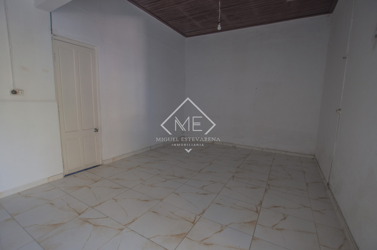 Casa ID.874 - Casa en Venta con Dormitorio en Suite y 400 m² de Terreno - Excelente Ubicación en Minas