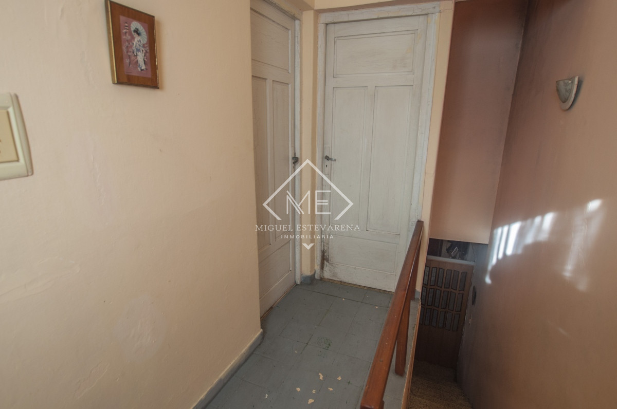 Casa ID.669 - Casa a la venta de un dormitorio más apto al fondo.