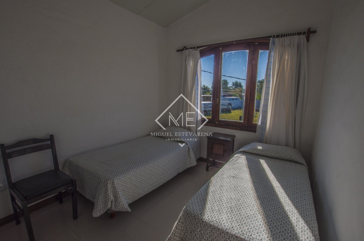 Casa ID.717 - Oportunidad de Venta: Casa en El Tesoro con Amplio Terreno y Excelente Ubicación