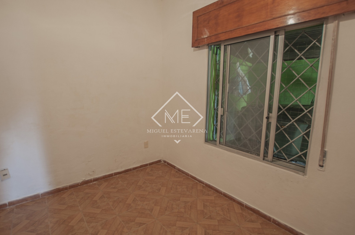 Casa ID.750 - En venta: oportunidad en barrio Estación de Minas, casa en esquina con terreno amplio