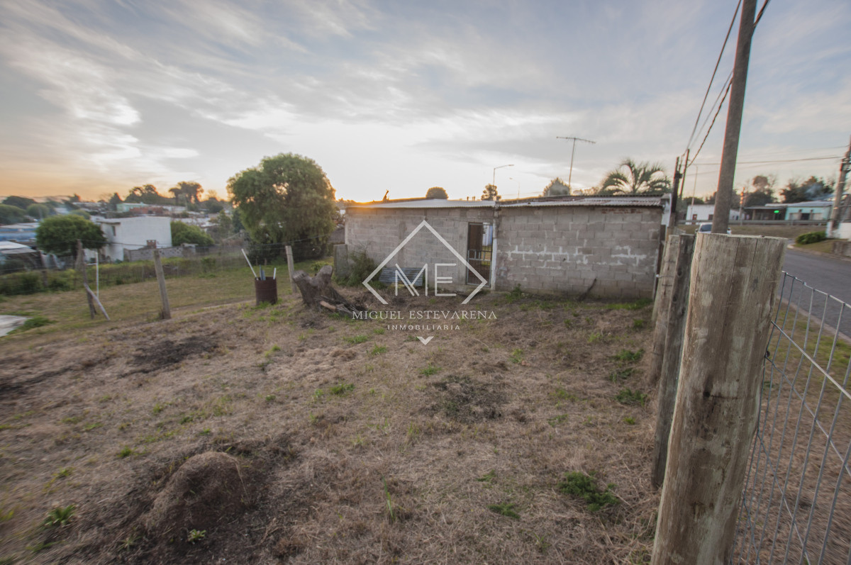 Casa ID.822 - Casa Minas - 2/3 Dorm. + Monoambiente, Gran Terreno Esquina