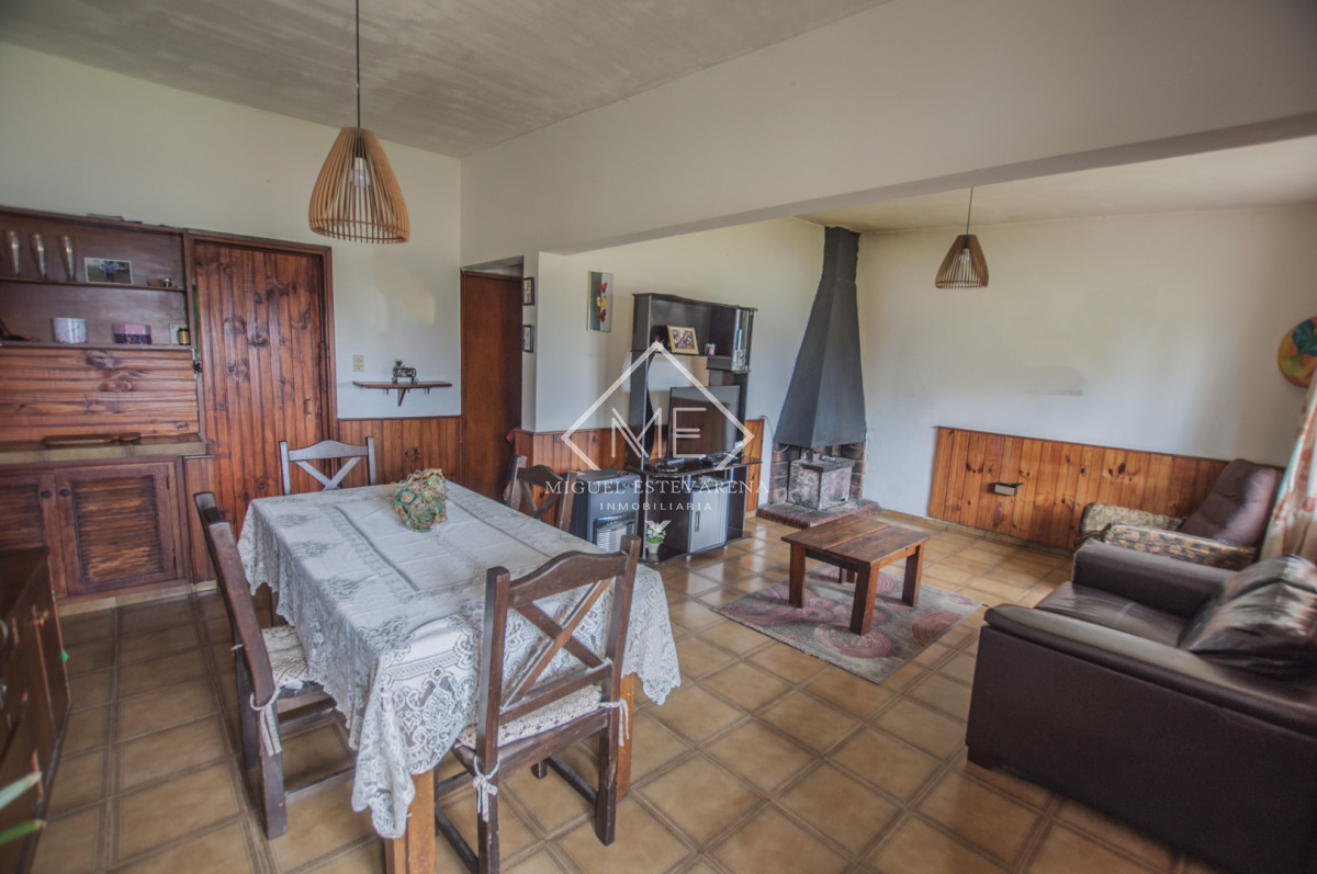 Casa ID.890 - Casa a la Venta en Barrio España - 3 Dormitorios, Cochera, Parrillero y Terreno Amplio