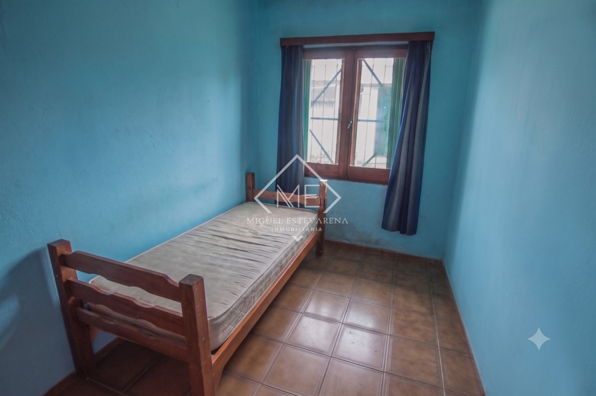 Casa ID.890 - Casa a la Venta en Barrio España - 3 Dormitorios, Cochera, Parrillero y Terreno Amplio