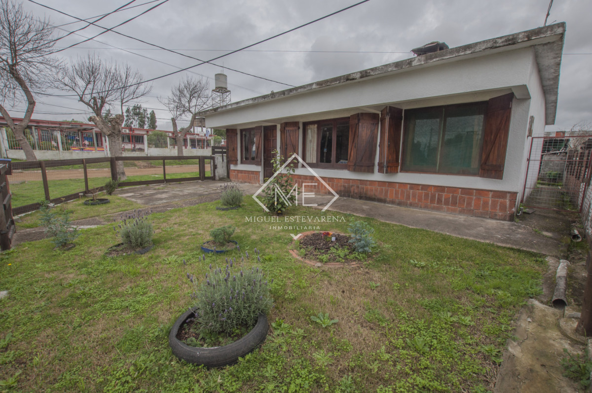Casa ID.890 - Casa a la Venta en Barrio España - 3 Dormitorios, Cochera, Parrillero y Terreno Amplio