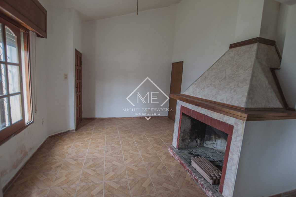 Casa ID.750 - En venta: oportunidad en barrio Estación de Minas, casa en esquina con terreno amplio