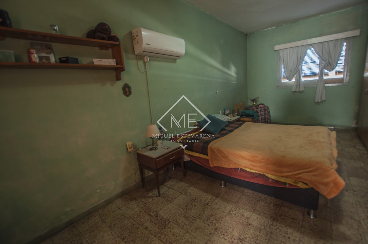 Casa ID.669 - Casa a la venta de un dormitorio más apto al fondo.