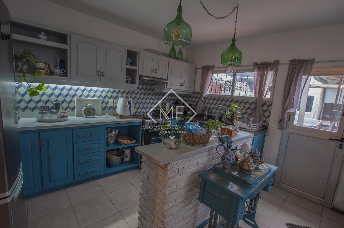 Casa ID.711 - Casa de tres dormitorios y tres baños a la venta en Maldonado.