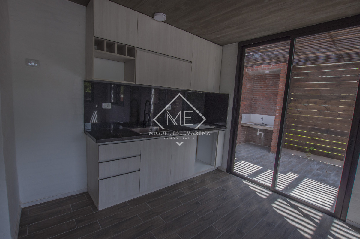 Casa ID.765 - Casa en venta, 3 dormitorios dos baños San Francisco