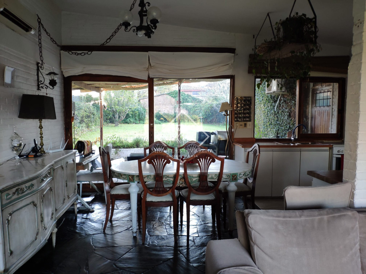 Casa ID.760 - Casa de cuatro dormitorios en venta en Pinares, Maldonado.