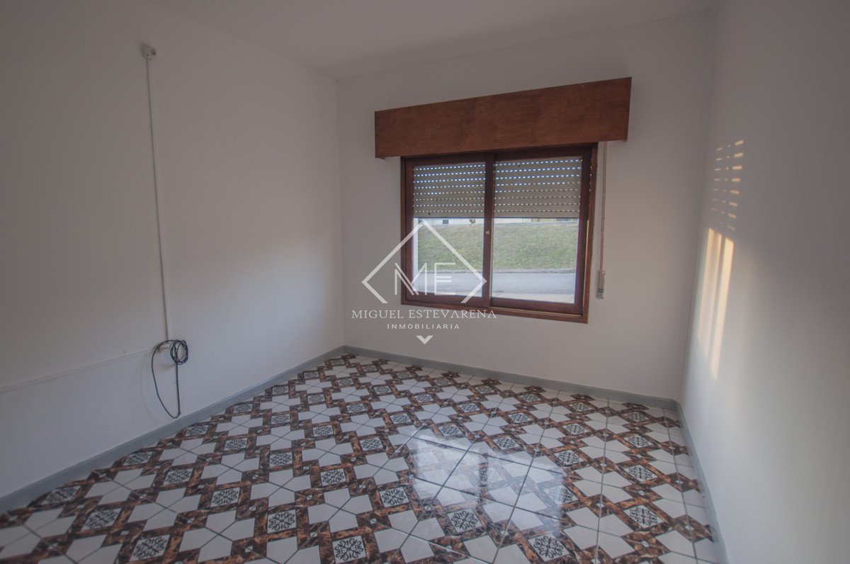 Casa ID.822 - Casa Minas - 2/3 Dorm. + Monoambiente, Gran Terreno Esquina