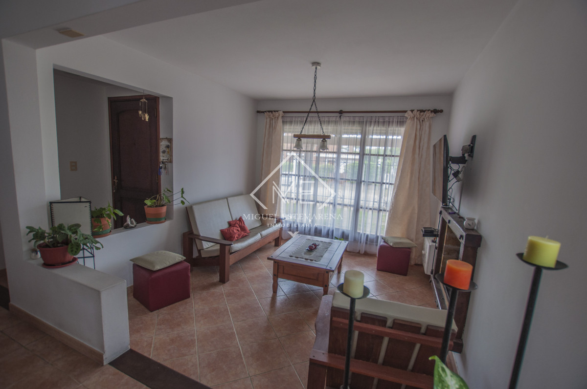 Casa ID.751 - Casa de tres dormitorios y 3 baños a la venta en Pinares
