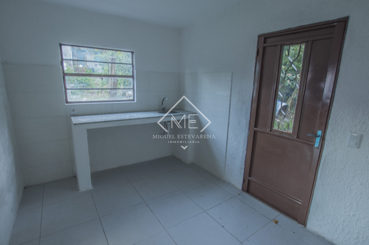 Casa ID.875 - Alquiler de casa en Minas con Fondo Amplio y Entrada para Auto - Barrio Peñarol