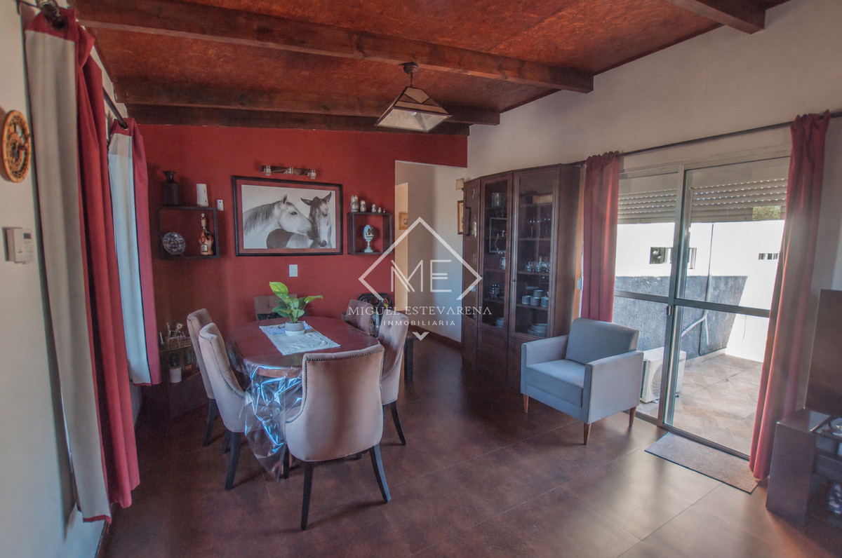 Casa ID.888 - Casa a la Venta en Portal de las Sierras - Frente Cerrado y Más de 300 m²