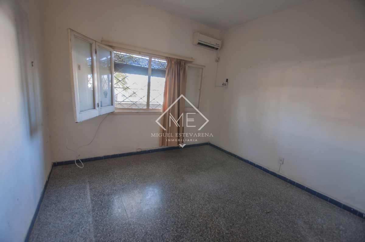 Casa ID.811 - Casa en venta Maldonado - Gran Terreno, Potencial InversorAmpliación