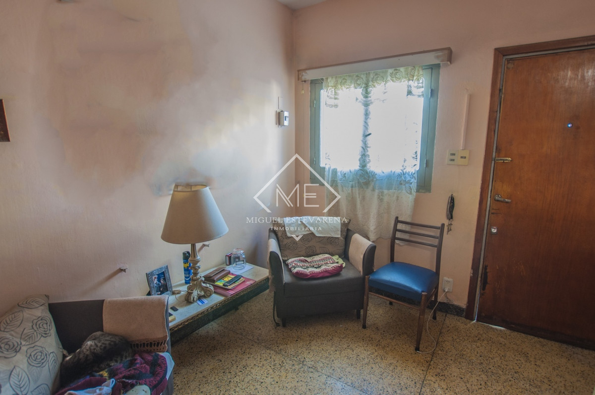 Casa ID.669 - Casa a la venta de un dormitorio más apto al fondo.
