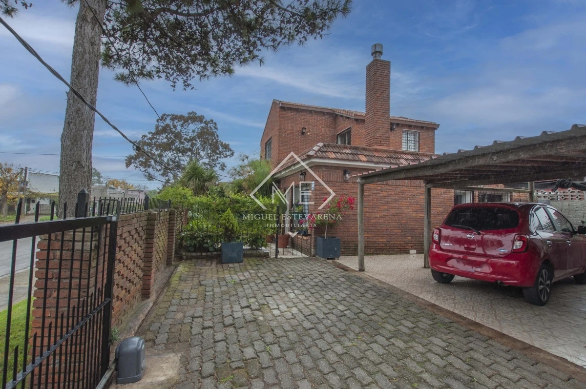 Casa ID.711 - Casa de tres dormitorios y tres baños a la venta en Maldonado.