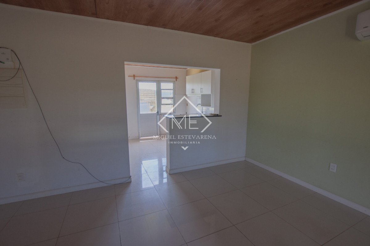 Casa ID.856 - Casa 3 Dormitorios En Alquiler - Living Integrado, barrios Las Palmas