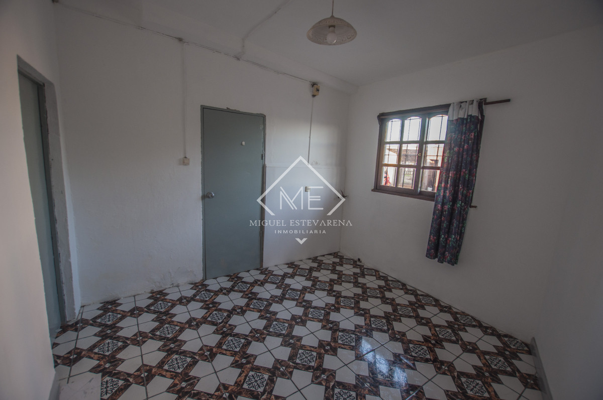 Casa ID.822 - Casa Minas - 2/3 Dorm. + Monoambiente, Gran Terreno Esquina