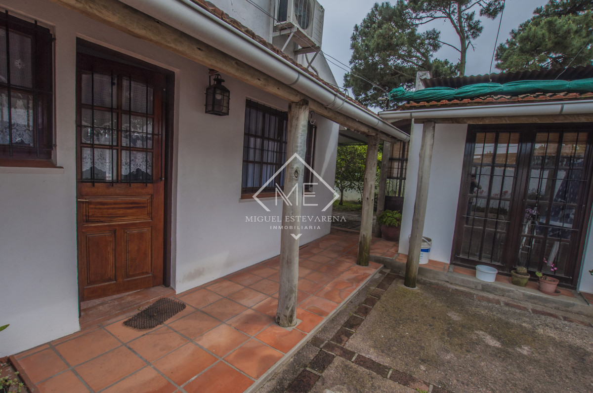 Casa ID.751 - Casa de tres dormitorios y 3 baños a la venta en Pinares