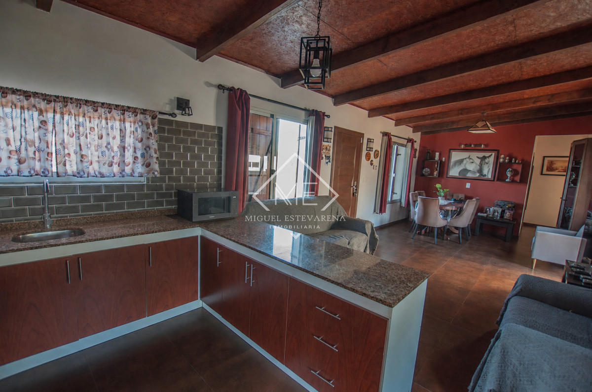 Casa ID.888 - Casa a la Venta en Portal de las Sierras - Frente Cerrado y Más de 300 m²