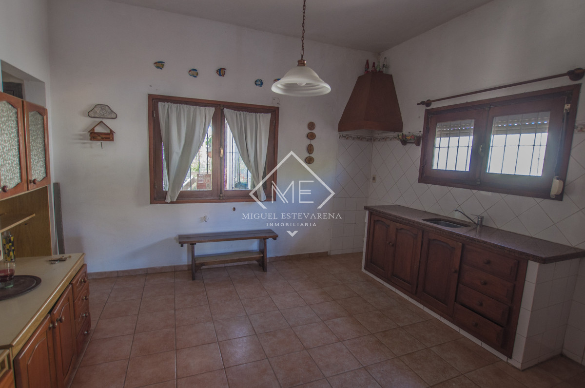 Casa ID.784 - Venta Casa 2 Dorm. Maldonado - Potencial Inversor, Entrada Lateral