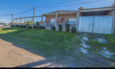 Amplia casa a la venta en Minas