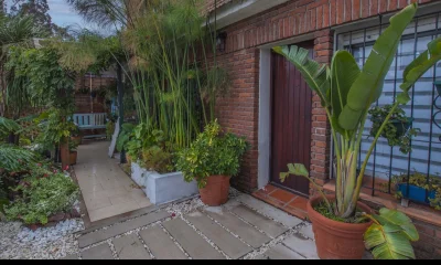 Casa de tres dormitorios y tres baños a la venta en Maldonado.