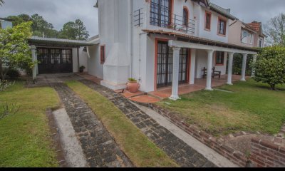 Casa de tres dormitorios y 3 baños a la venta en Pinares