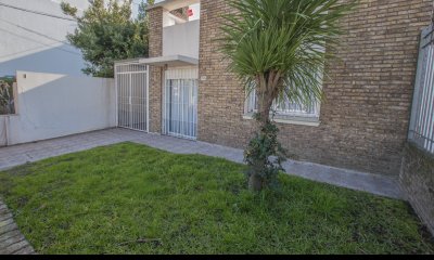 Casa 4 Dorm. Buceo - 2 Patios, Garaje, Apta Banco