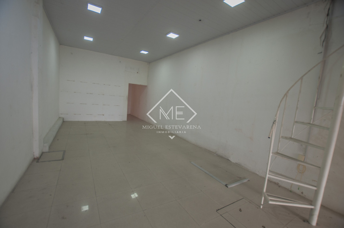 Local Comercial ID.877 - Alquiler de Local Comercial en el Centro de Minas - 140 m² Totales