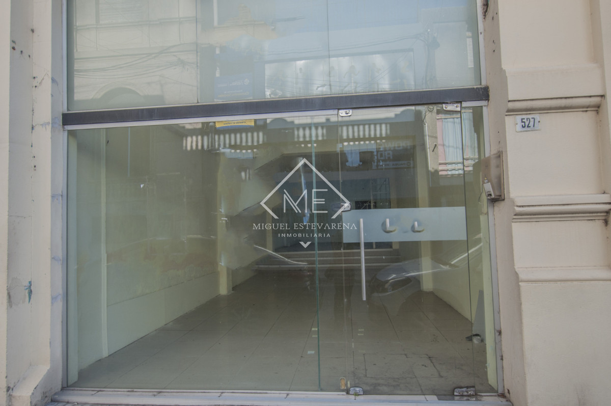 Local Comercial ID.877 - Alquiler de Local Comercial en el Centro de Minas - 140 m² Totales