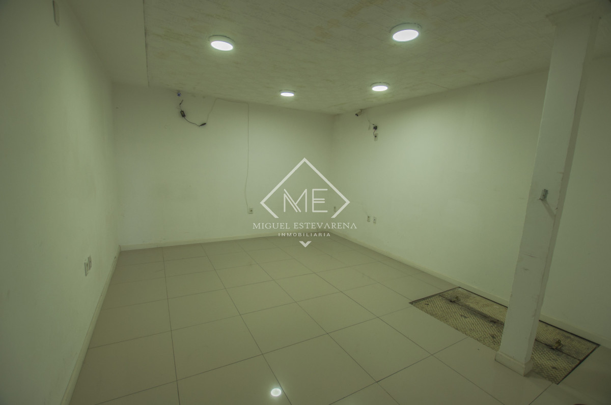 Local Comercial ID.880 - Alquiler de Local Comercial en Minas - 141 m² Frente a Plaza Libertad
