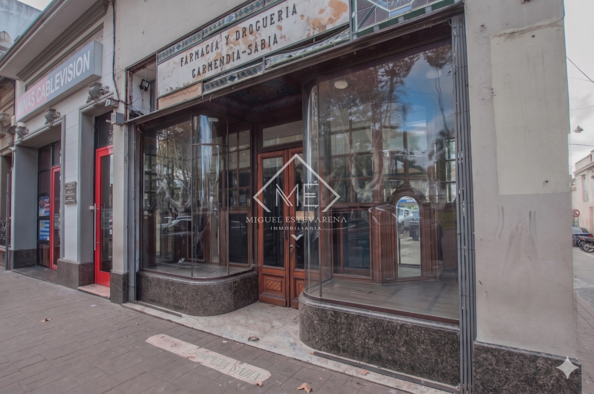 Local Comercial ID.880 - Alquiler de Local Comercial en Minas - 141 m² Frente a Plaza Libertad