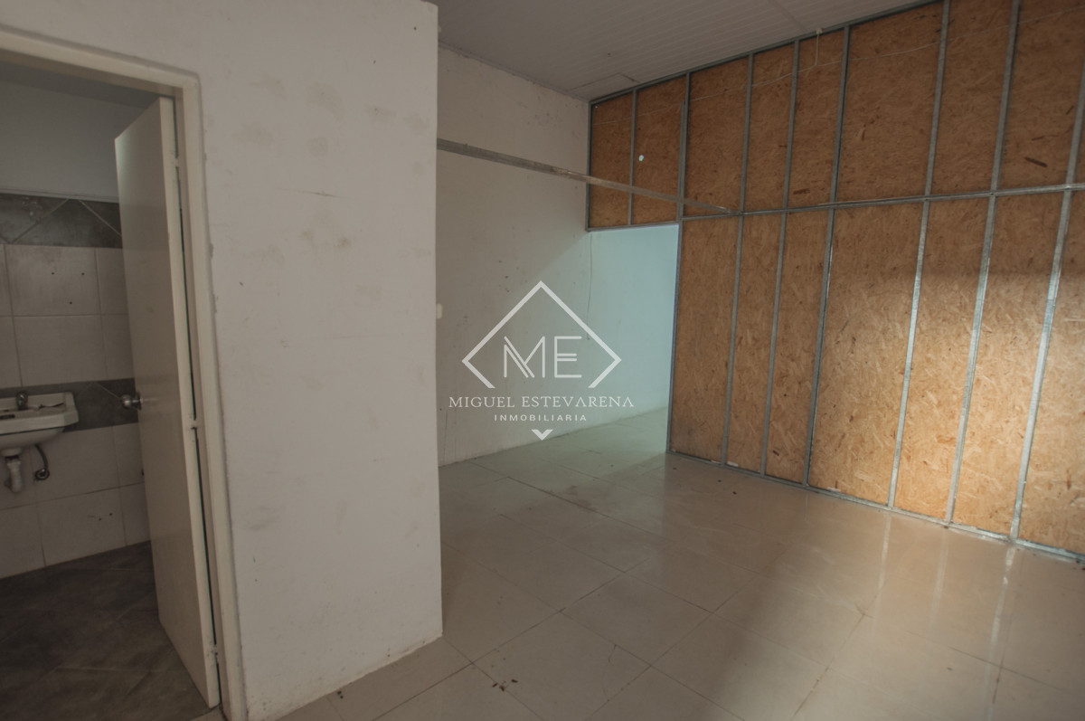 Local Comercial ID.877 - Alquiler de Local Comercial en el Centro de Minas - 140 m² Totales