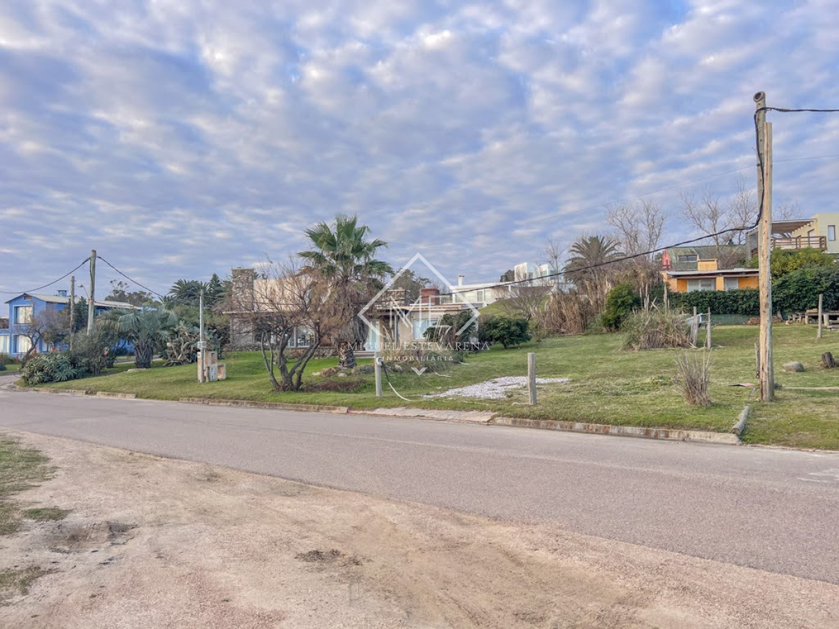 Terreno ID.699 - Excelente terreno a la venta frente al mar