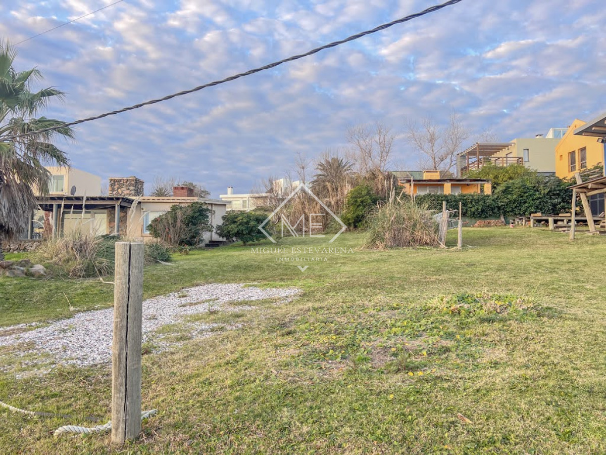 Terreno ID.699 - Excelente terreno a la venta frente al mar