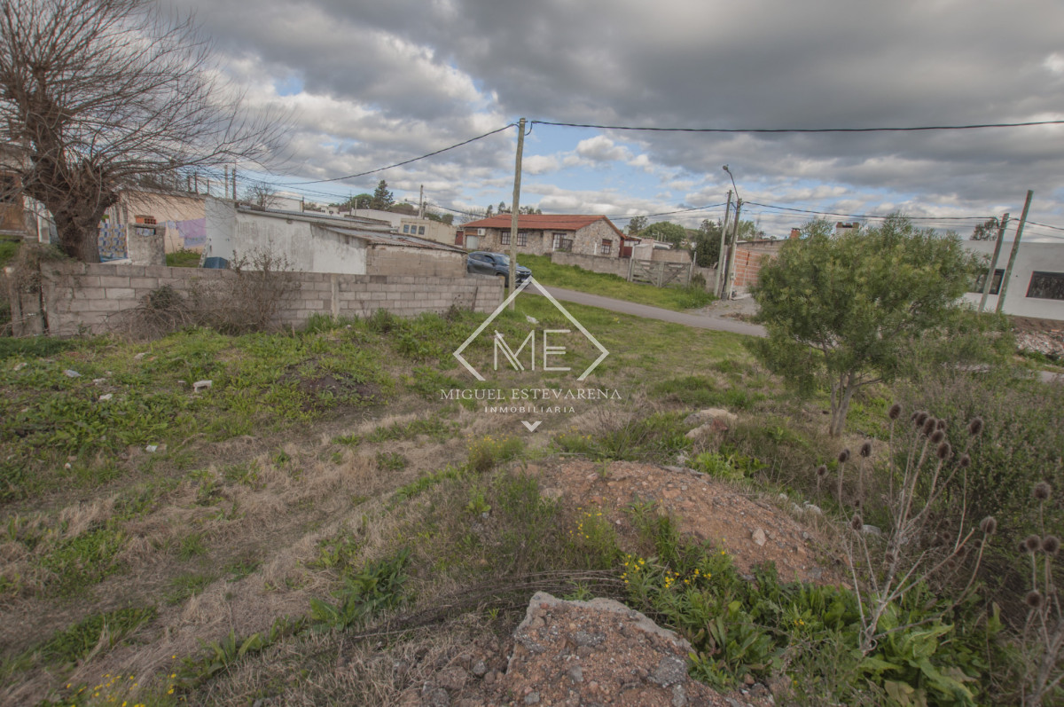 Terreno ID.899 - Venta de Terreno en Barrio Lavalleja - 636 m² con 15 Metros de Frente