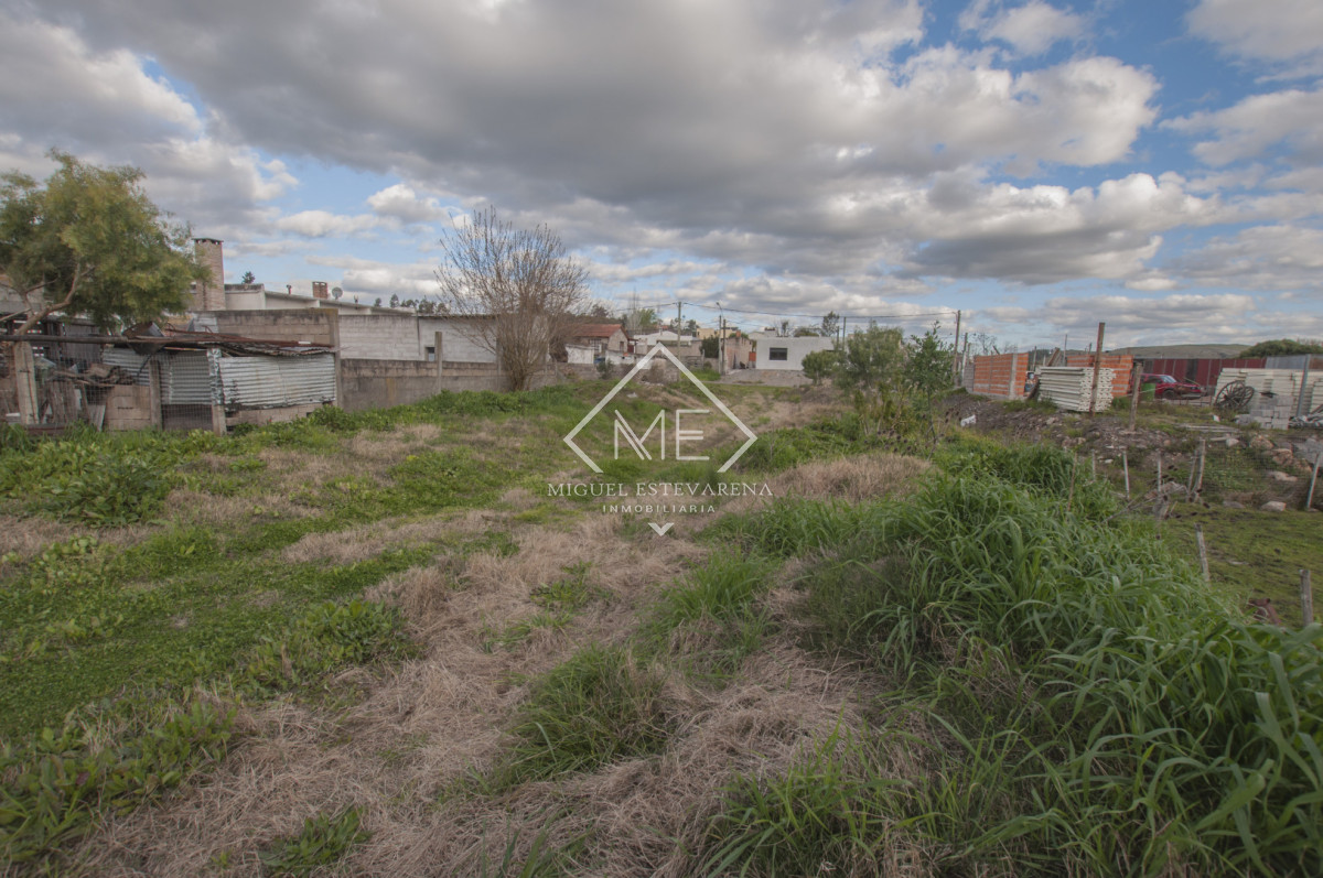 Terreno ID.899 - Venta de Terreno en Barrio Lavalleja - 636 m² con 15 Metros de Frente