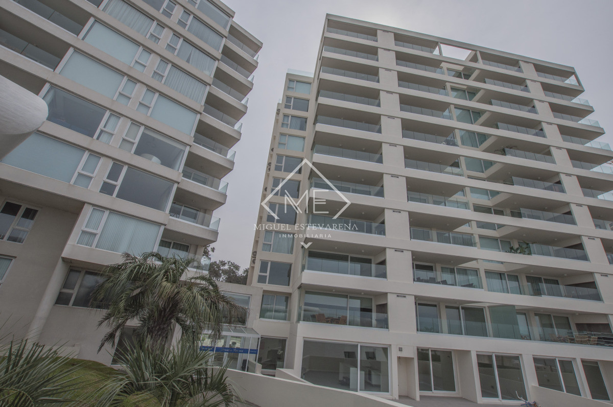 Apartamento ID.847 - Apto en venta, 3 dormitorios en suite, Punta del Este