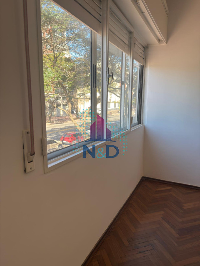 Apartamento ID.180 - APTO EN ALQUILER FRENTE AL PALACIO LEGISLATIVO DE UN DORMITORIO