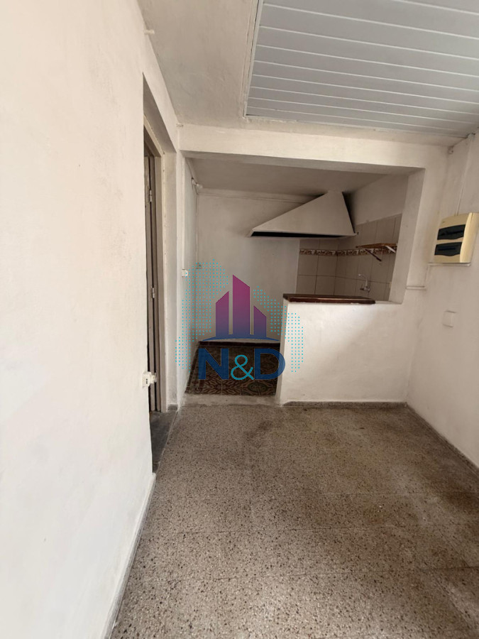 Apartamento ID.182 - Alquiler Apartamen en el Cerrito a una cuadra de Propios y Av Gral San Martin