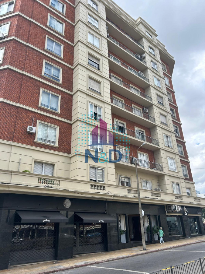 Apartamento ID.108 - APARTAMENTO EN VENTA, 3 DORMITORIOS + SERVICIO COMPLETO, TRES CRUCES