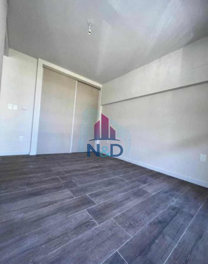 Apartamento ID.170 - ALQUILER MONOAMBIENTE DEFINIDO EN PRPIMER PISO  AL FRENTE CON BALCÓN Y GARAGE EN MALVIN 