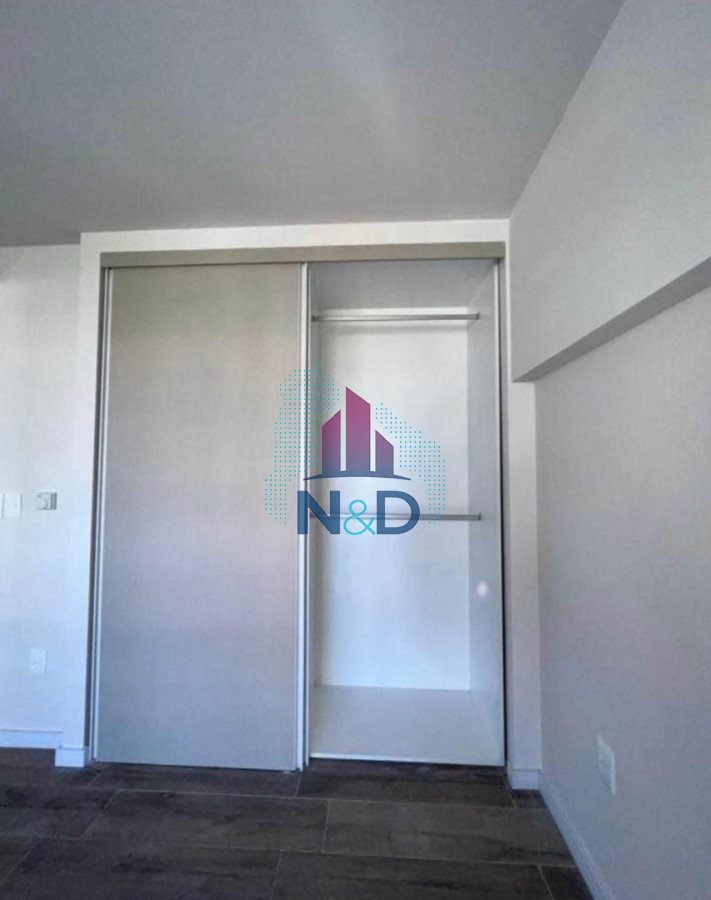 Apartamento ID.170 - ALQUILER MONOAMBIENTE DEFINIDO EN PRPIMER PISO  AL FRENTE CON BALCÓN Y GARAGE EN MALVIN 