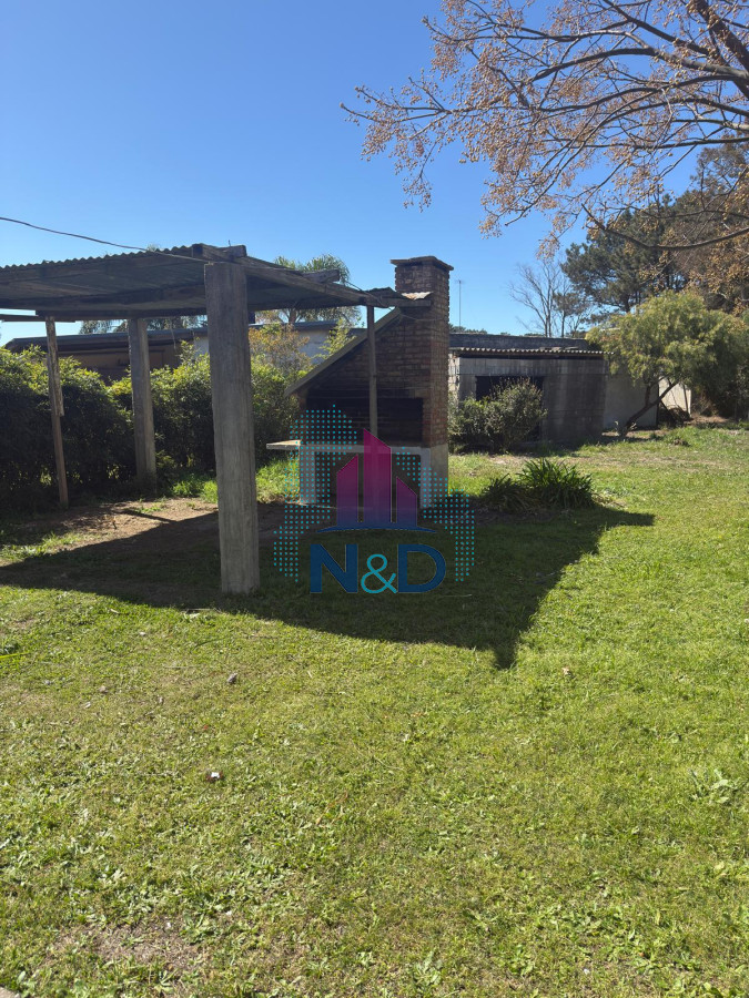 Casa ID.129 - VENTA DE CASA, PARQUE DEL PLATA, 2 DORMITORIOS Y GRAN TERRENO