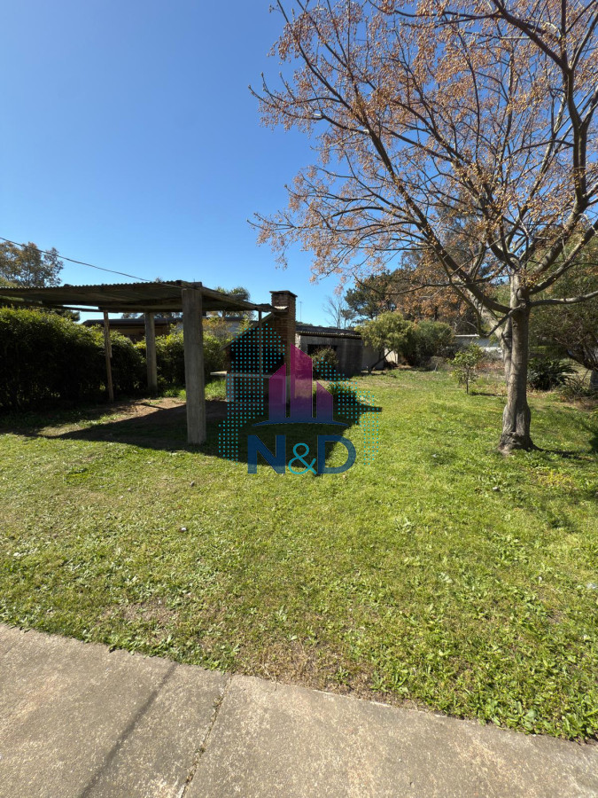 Casa ID.129 - VENTA DE CASA, PARQUE DEL PLATA, 2 DORMITORIOS Y GRAN TERRENO
