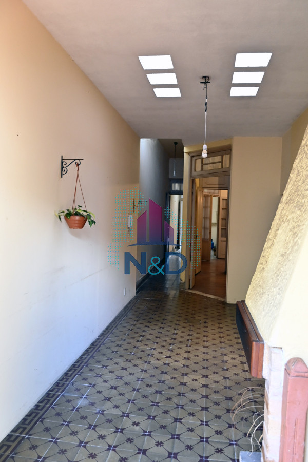 Casa ID.98 - CASA EN VENTA 3 DORMITORIOS, TRES CRUCES