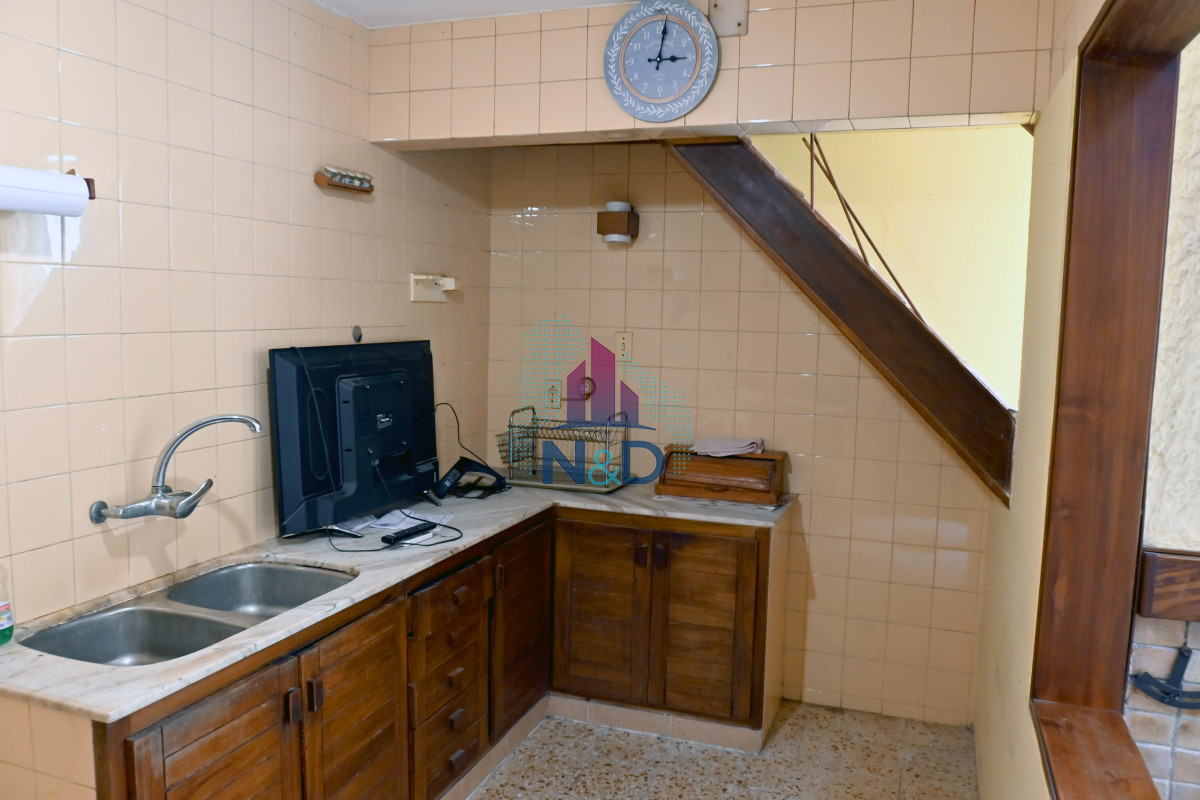 Casa ID.98 - CASA EN VENTA 3 DORMITORIOS, TRES CRUCES